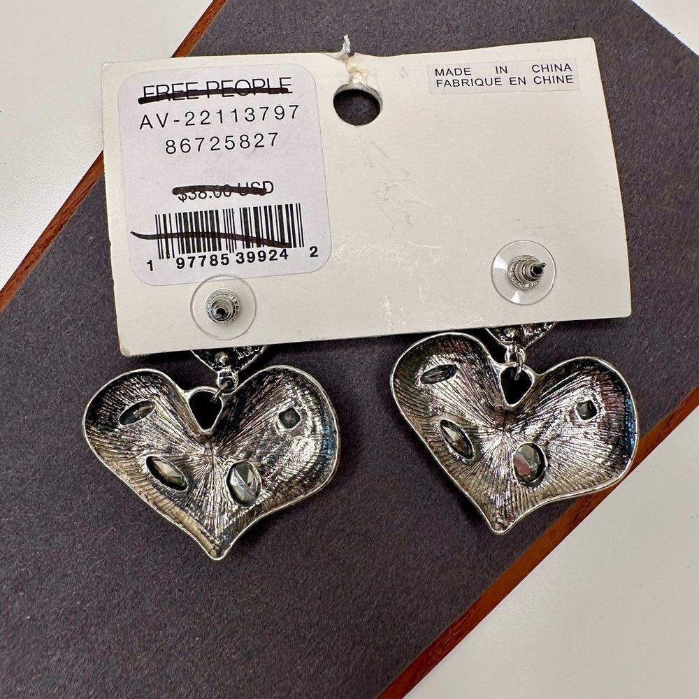 Free People My Everything Dangles Earrings Blue Gem Silver Hammered Metal Heart - Picture 4 of 9